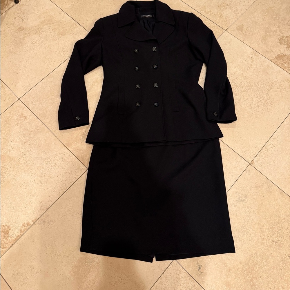 Black Tahari Classics business 2 piece suit with skirt size 12